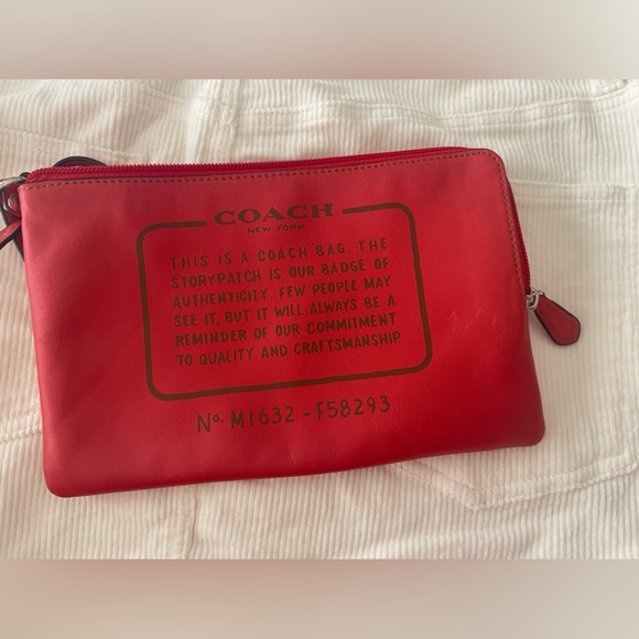 THE COACH STORY NEW YORK ZIPPERED CLUTCH BAG - Picture 5 of 7